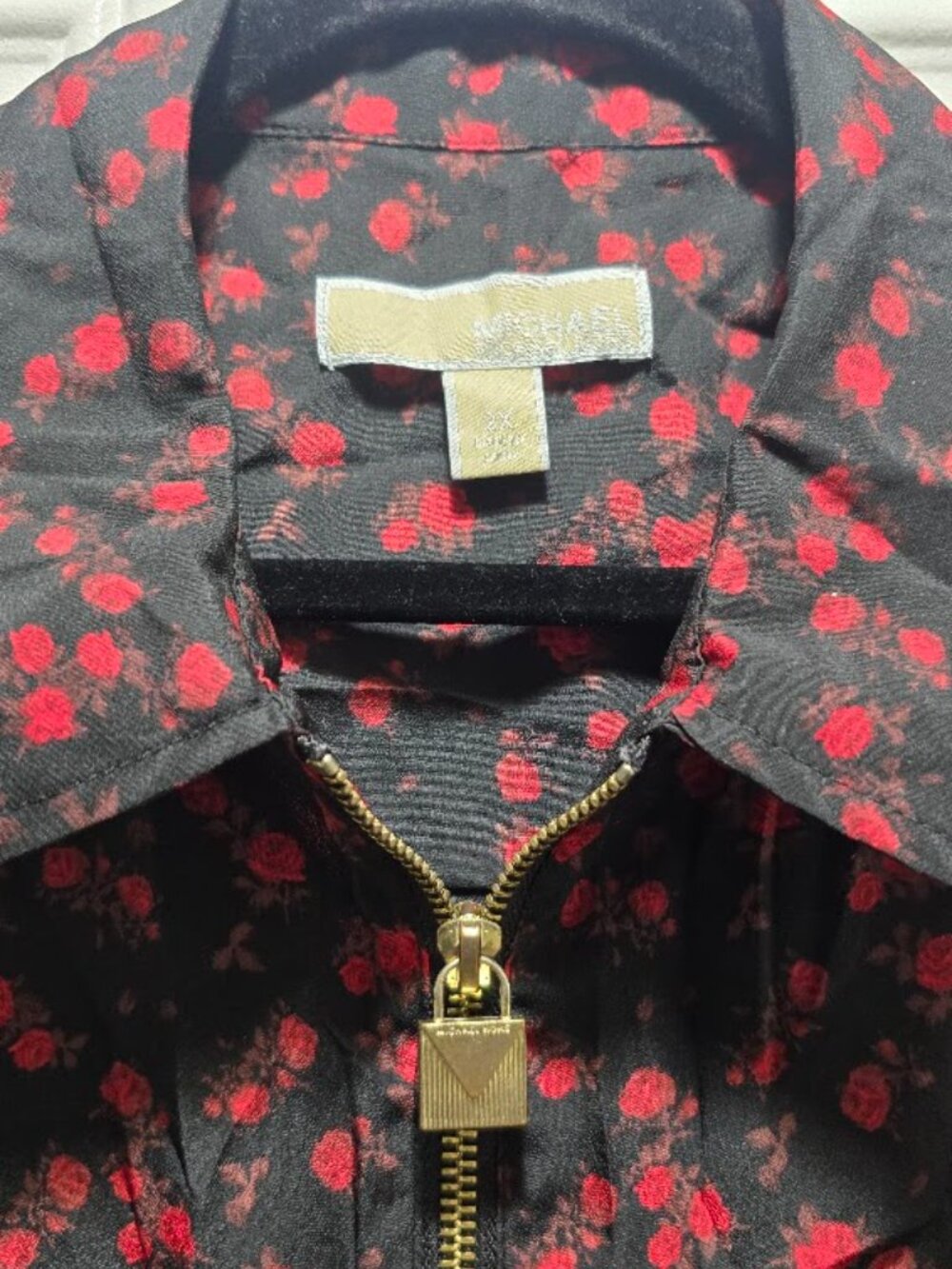 MICHAEL Michael Kors 2X Black Red Floral Zip Front Blouse Gold Hardware Plus - Picture 6 of 7